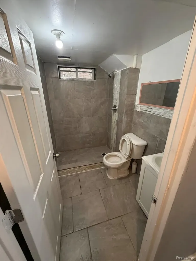 14333 Grandville Avenue Detroit City MI 48223