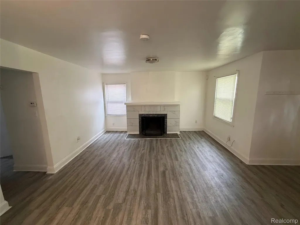 14333 Grandville Avenue Detroit City MI 48223