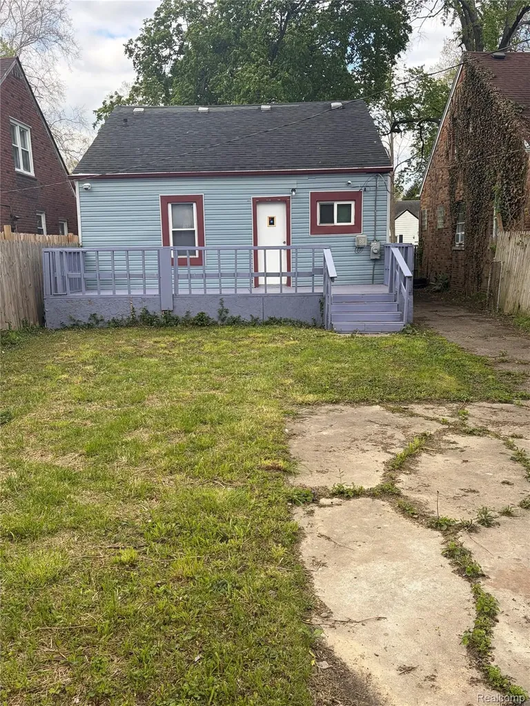 14333 Grandville Avenue Detroit City MI 48223