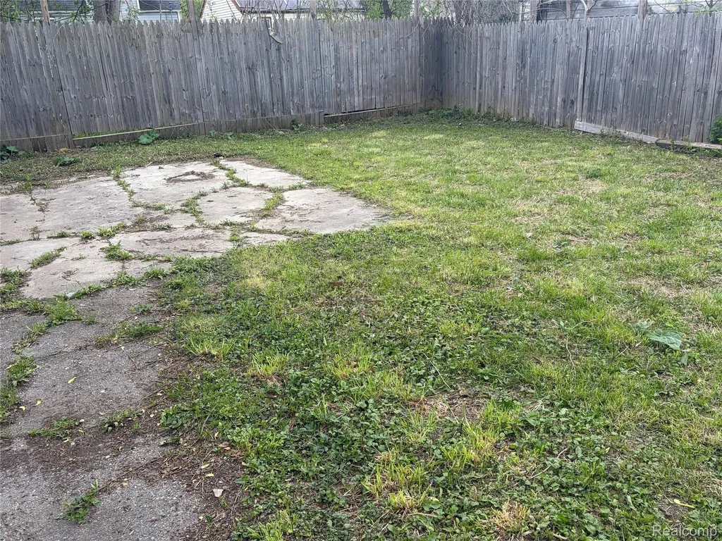 14333 Grandville Avenue Detroit City MI 48223