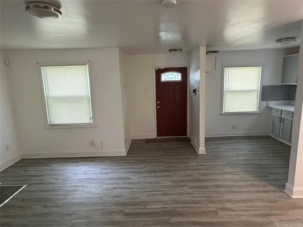 14333 Grandville Avenue Detroit City MI 48223