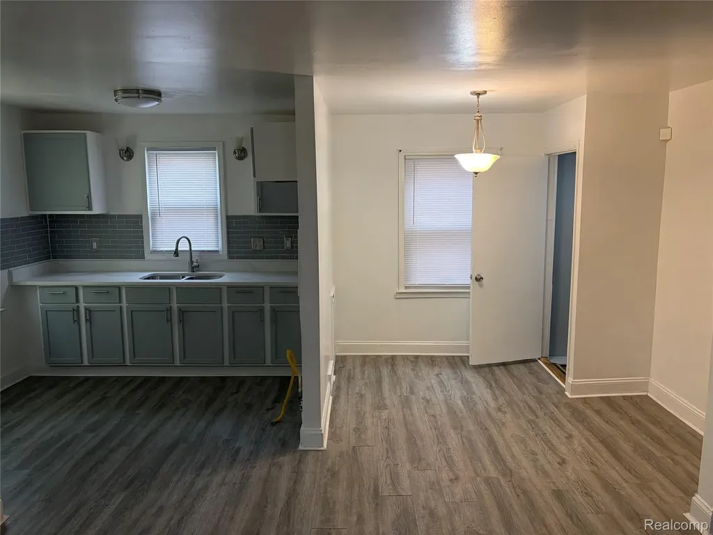 14333 Grandville Avenue Detroit City MI 48223