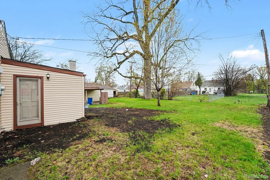24026 Hopkins Street Dearborn Heights City MI 48125