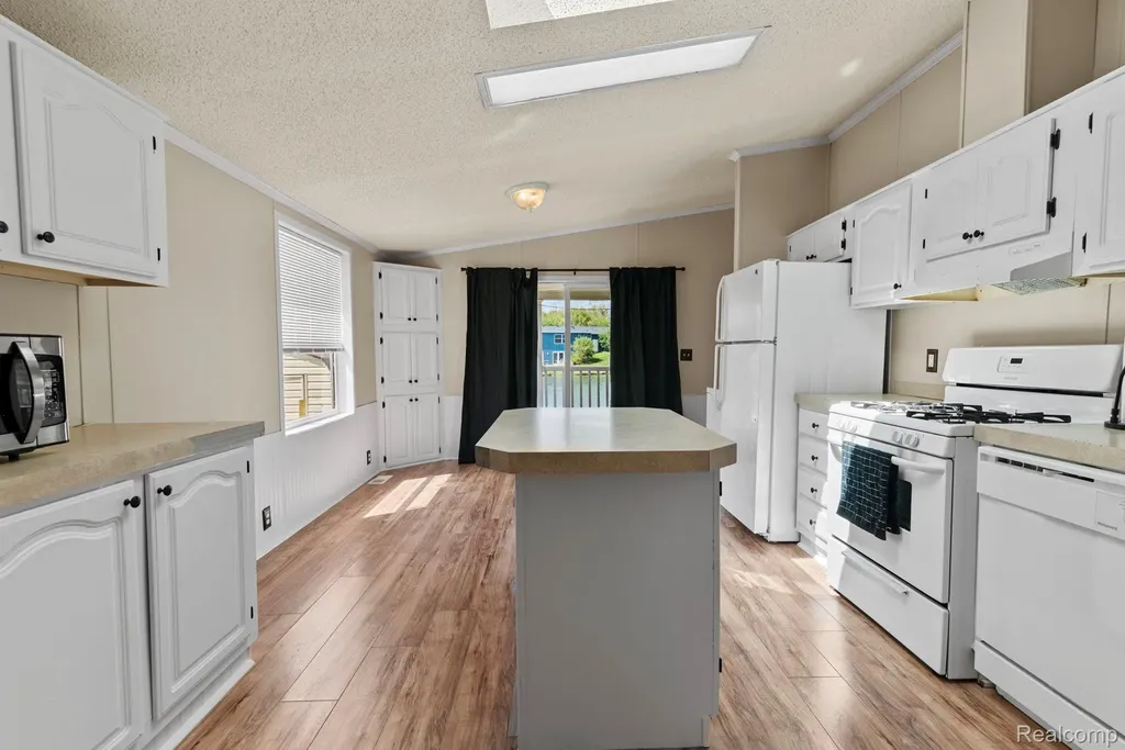 351 North Squirrel Road Auburn Hills City MI 48326