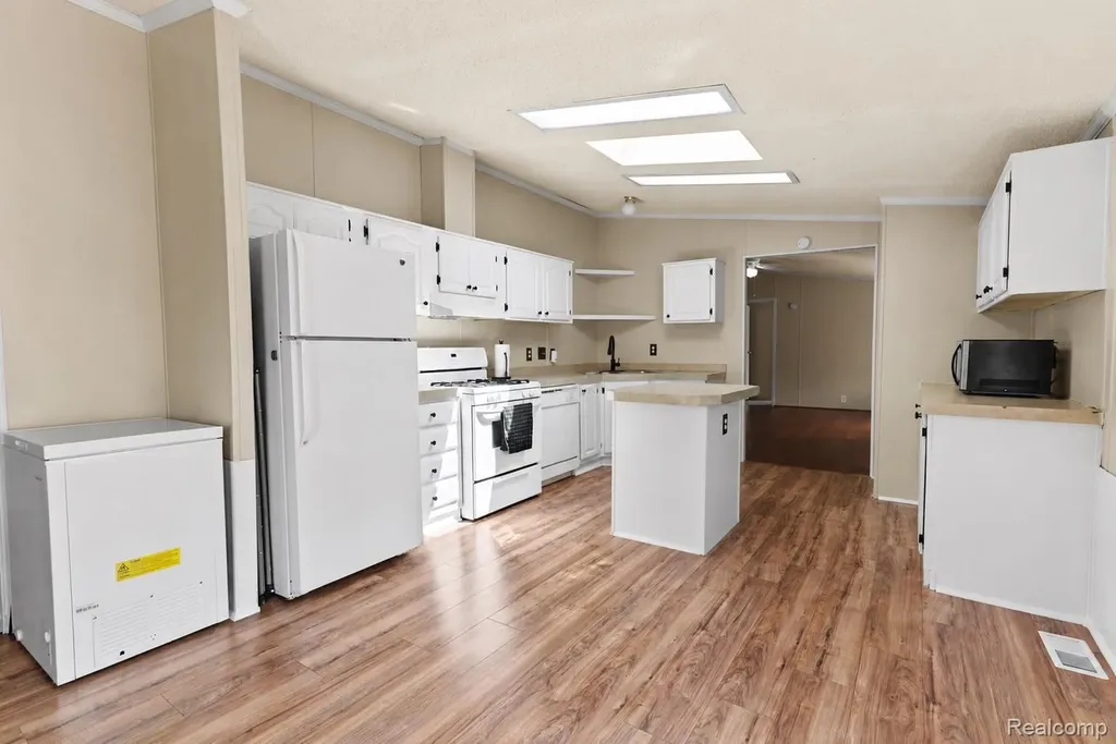 351 North Squirrel Road Auburn Hills City MI 48326