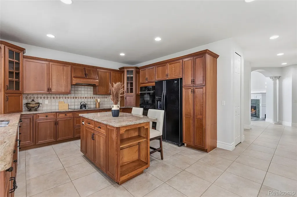 49783 Golden Park Drive Shelby Charter Township MI 48315