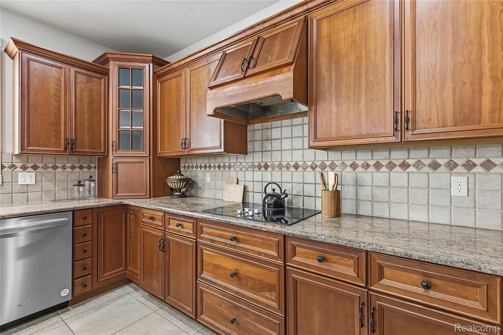 49783 Golden Park Drive Shelby Charter Township MI 48315
