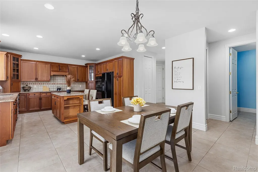 49783 Golden Park Drive Shelby Charter Township MI 48315