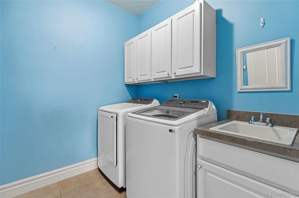 49783 Golden Park Drive Shelby Charter Township MI 48315