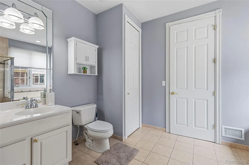49783 Golden Park Drive Shelby Charter Township MI 48315
