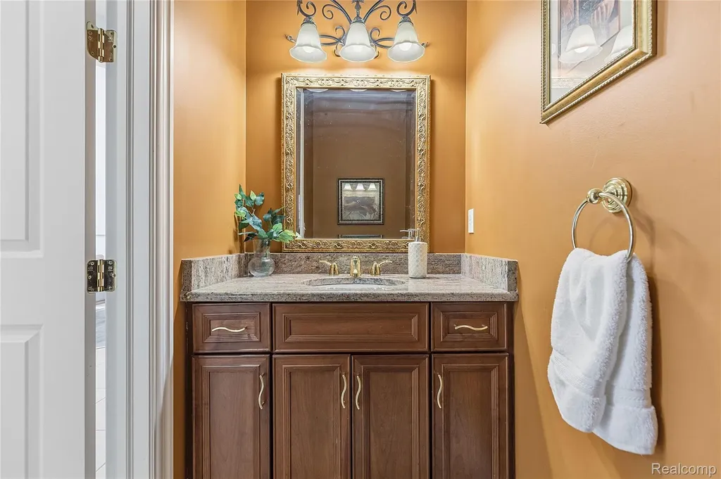 49783 Golden Park Drive Shelby Charter Township MI 48315
