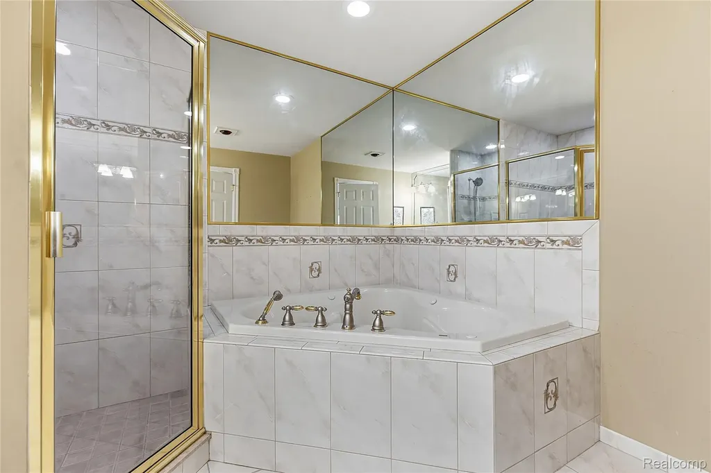 49783 Golden Park Drive Shelby Charter Township MI 48315