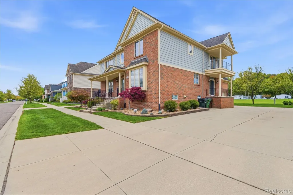 49783 Golden Park Drive Shelby Charter Township MI 48315