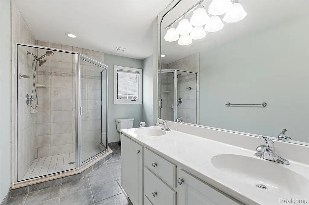 49783 Golden Park Drive Shelby Charter Township MI 48315