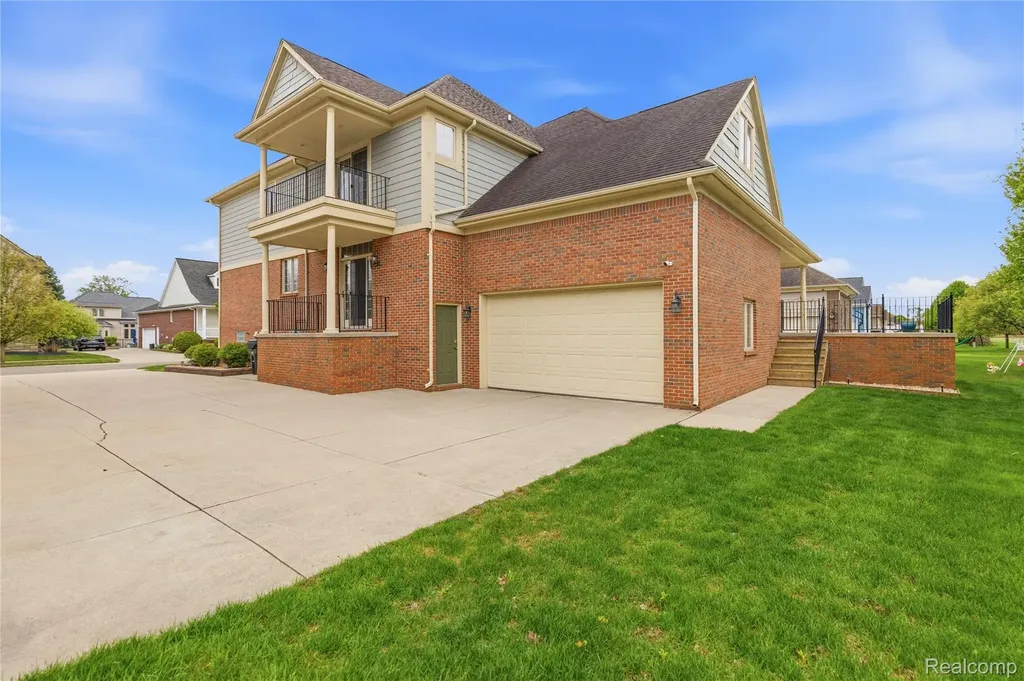 49783 Golden Park Drive Shelby Charter Township MI 48315