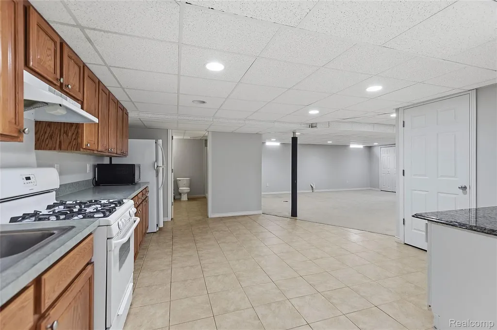 49783 Golden Park Drive Shelby Charter Township MI 48315