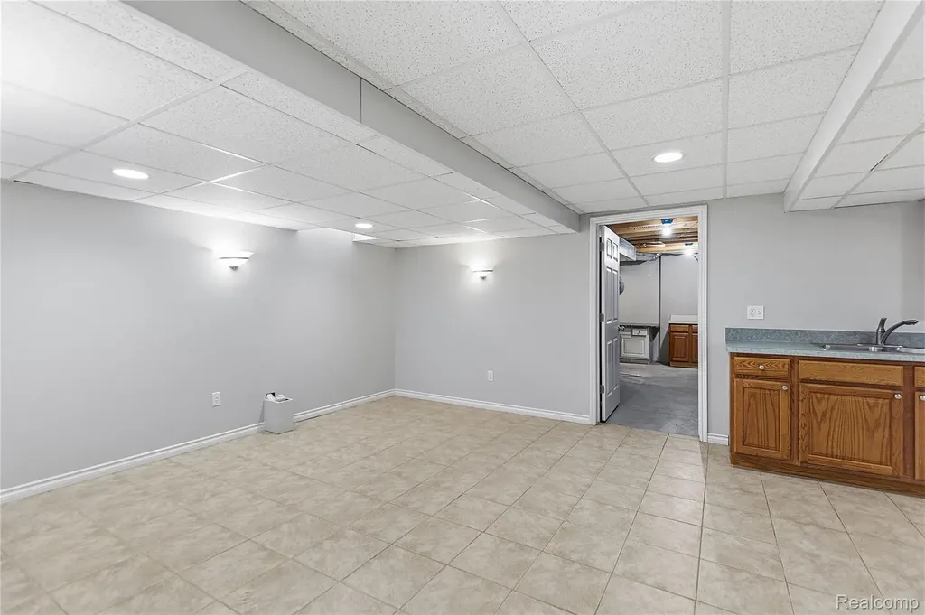 49783 Golden Park Drive Shelby Charter Township MI 48315