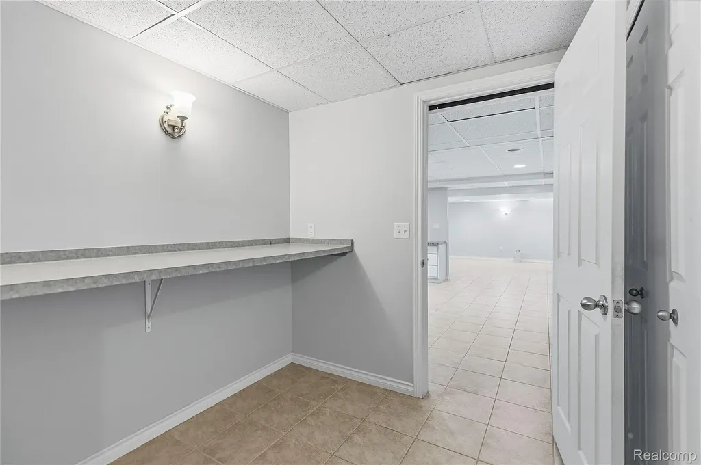 49783 Golden Park Drive Shelby Charter Township MI 48315
