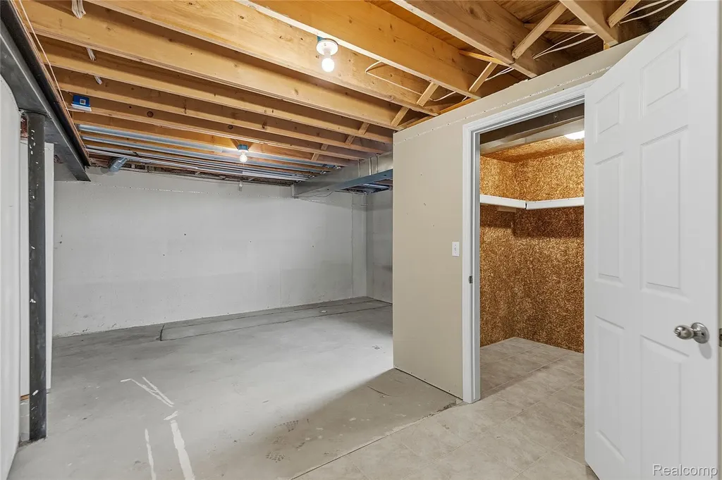 49783 Golden Park Drive Shelby Charter Township MI 48315