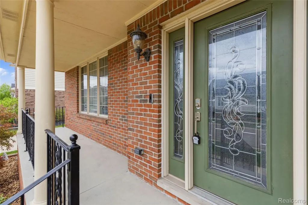 49783 Golden Park Drive Shelby Charter Township MI 48315