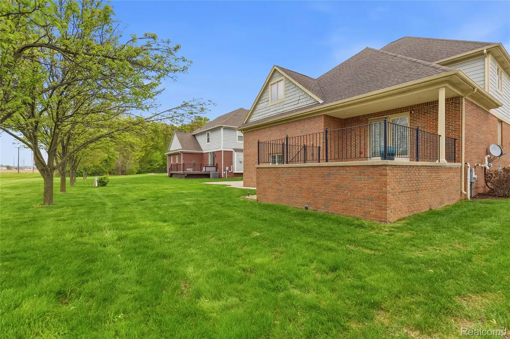 49783 Golden Park Drive Shelby Charter Township MI 48315