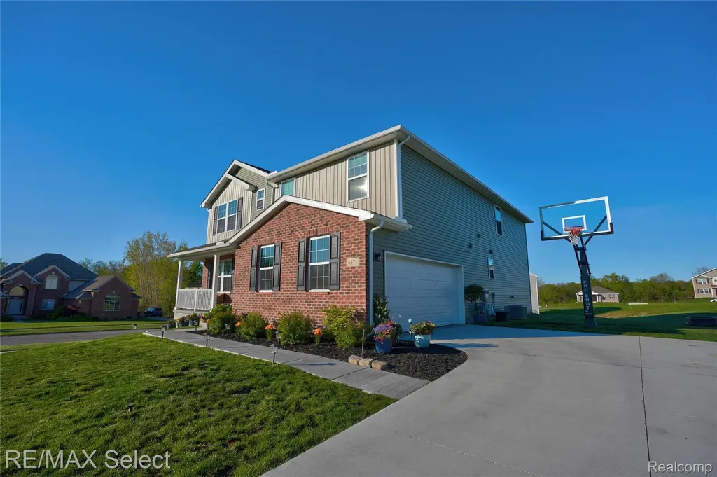 8371 Crossbow Court Grand Blanc Charter Township MI 48439
