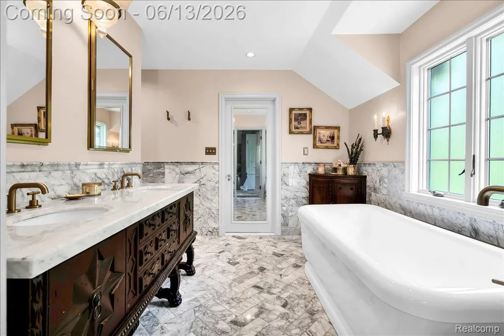 19475 Argyle Crescent Detroit City MI 48203
