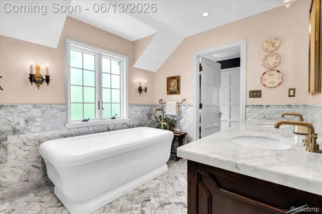 19475 Argyle Crescent Detroit City MI 48203