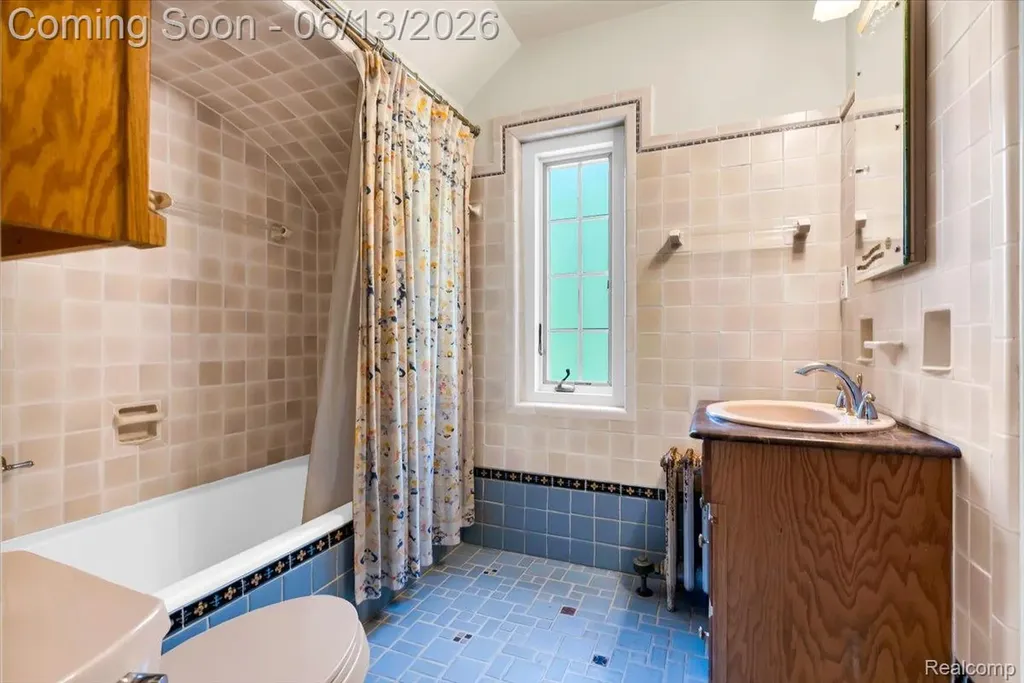 19475 Argyle Crescent Detroit City MI 48203