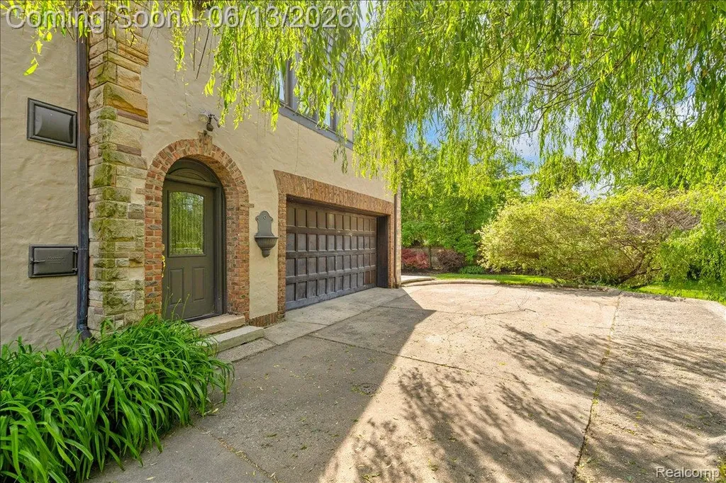 19475 Argyle Crescent Detroit City MI 48203