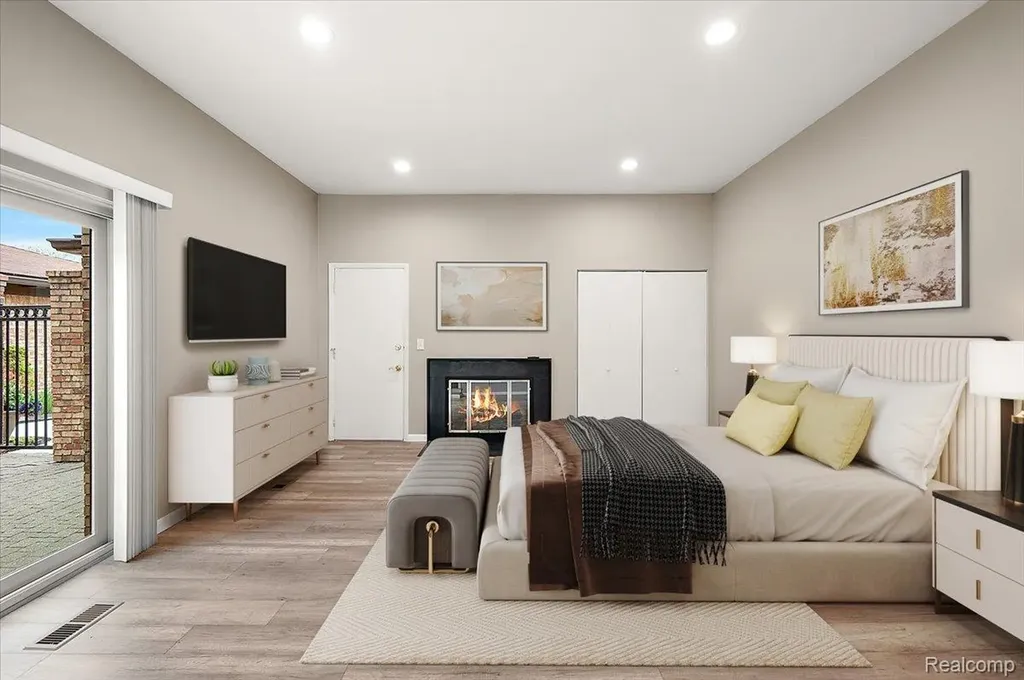 2175 Bordeaux Street West Bloomfield Charter Township MI 48323