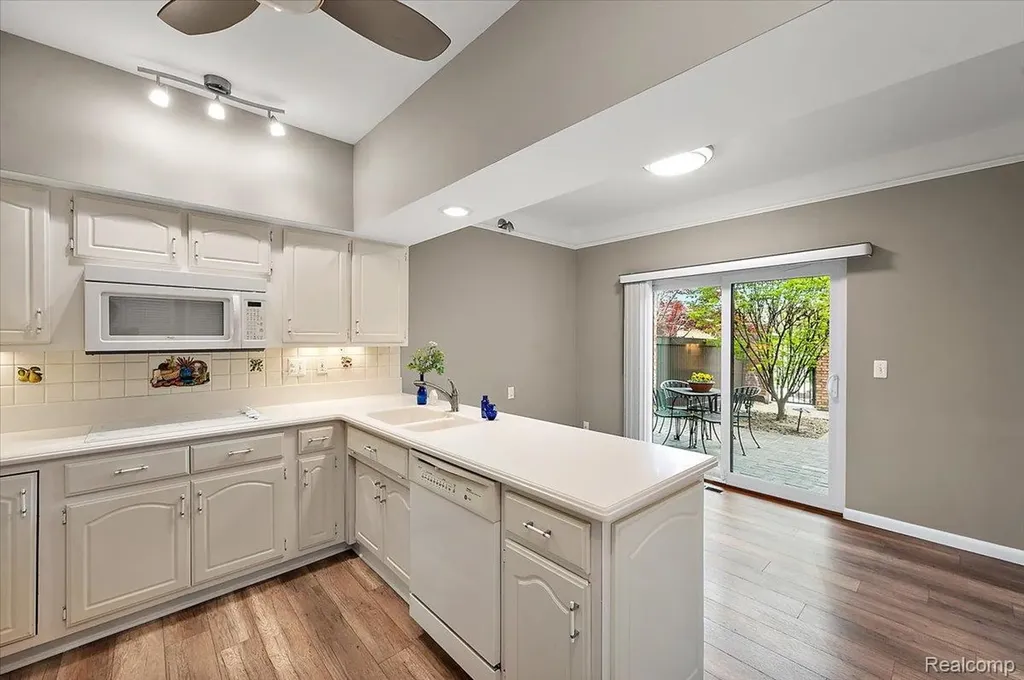 2175 Bordeaux Street West Bloomfield Charter Township MI 48323