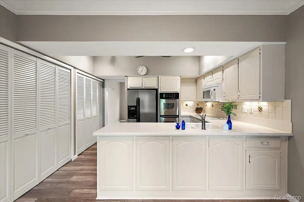 2175 Bordeaux Street West Bloomfield Charter Township MI 48323