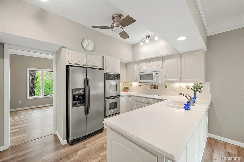 2175 Bordeaux Street West Bloomfield Charter Township MI 48323