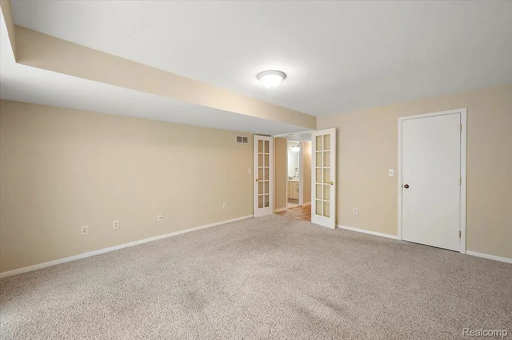 2175 Bordeaux Street West Bloomfield Charter Township MI 48323