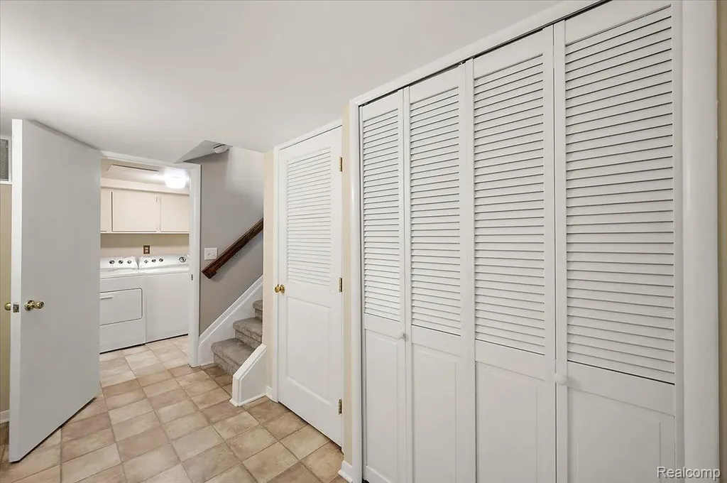2175 Bordeaux Street West Bloomfield Charter Township MI 48323