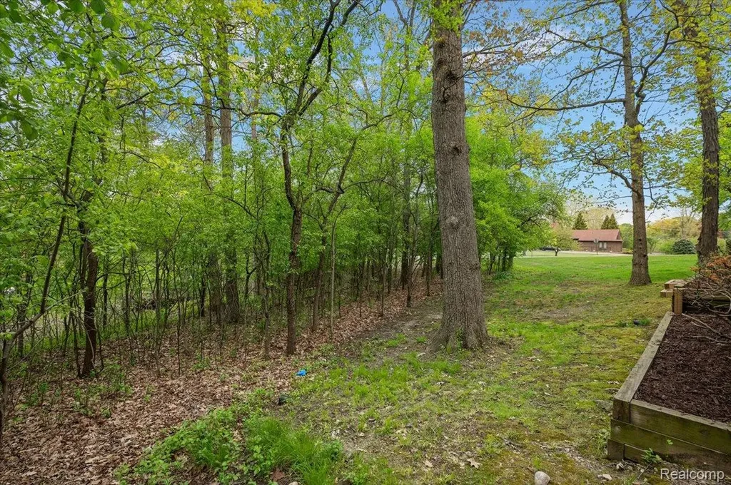 2175 Bordeaux Street West Bloomfield Charter Township MI 48323