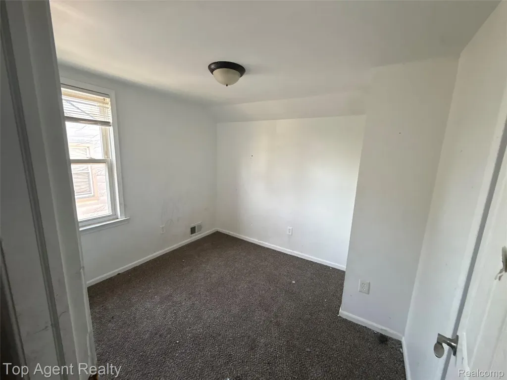 19479 Spencer Street Detroit City MI 48234