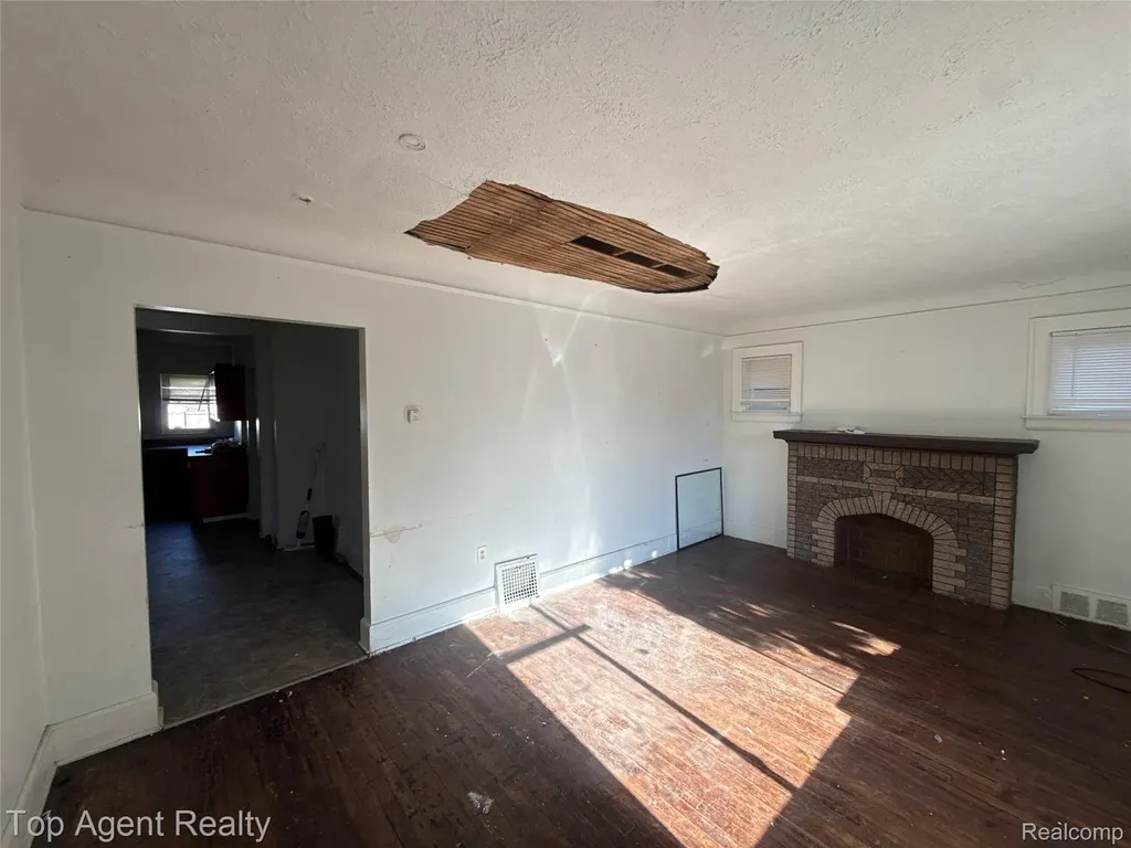 19479 Spencer Street Detroit City MI 48234