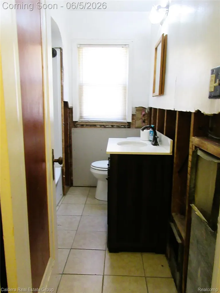 15556 Veronica Avenue Eastpointe City MI 48021