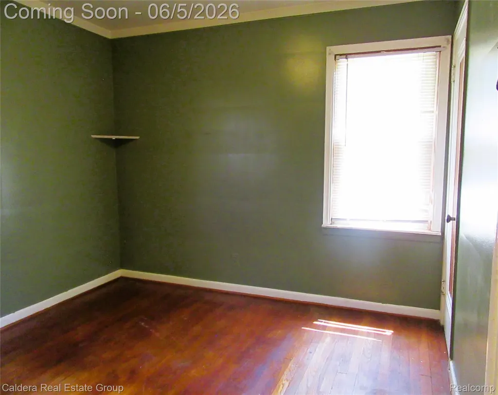 15556 Veronica Avenue Eastpointe City MI 48021