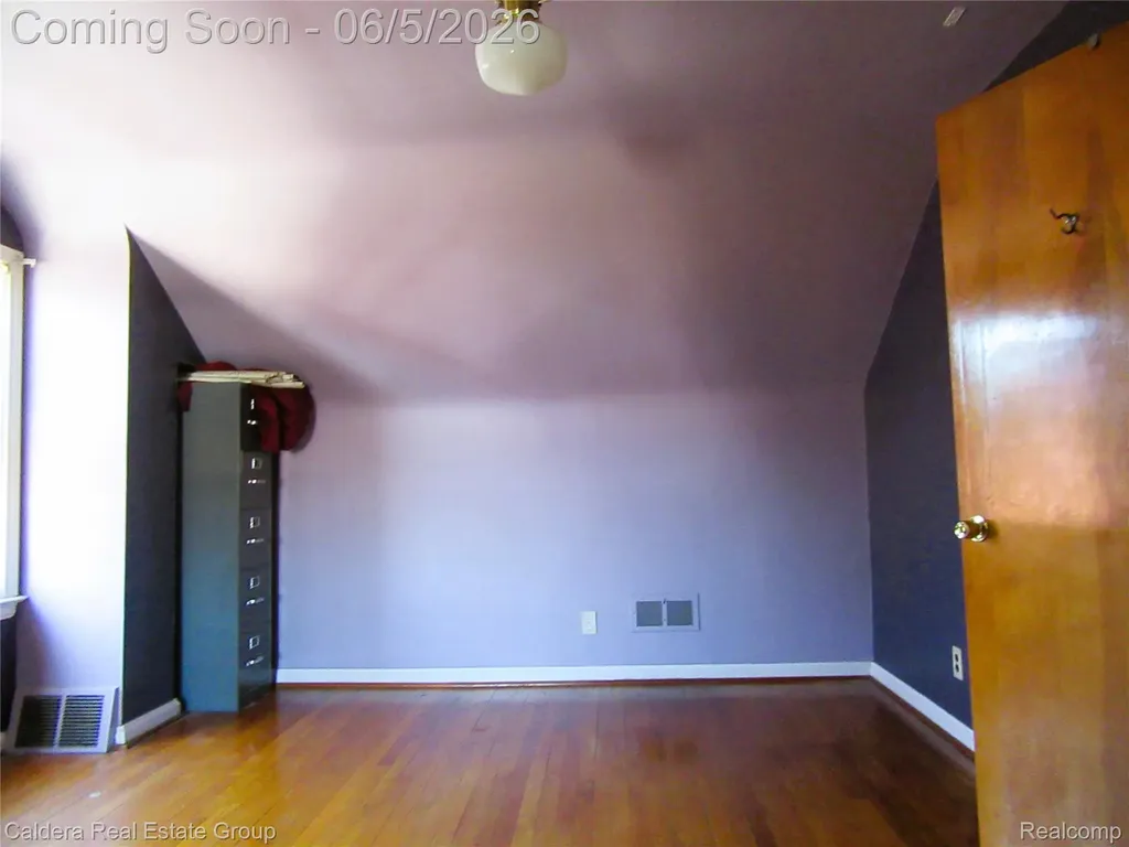15556 Veronica Avenue Eastpointe City MI 48021