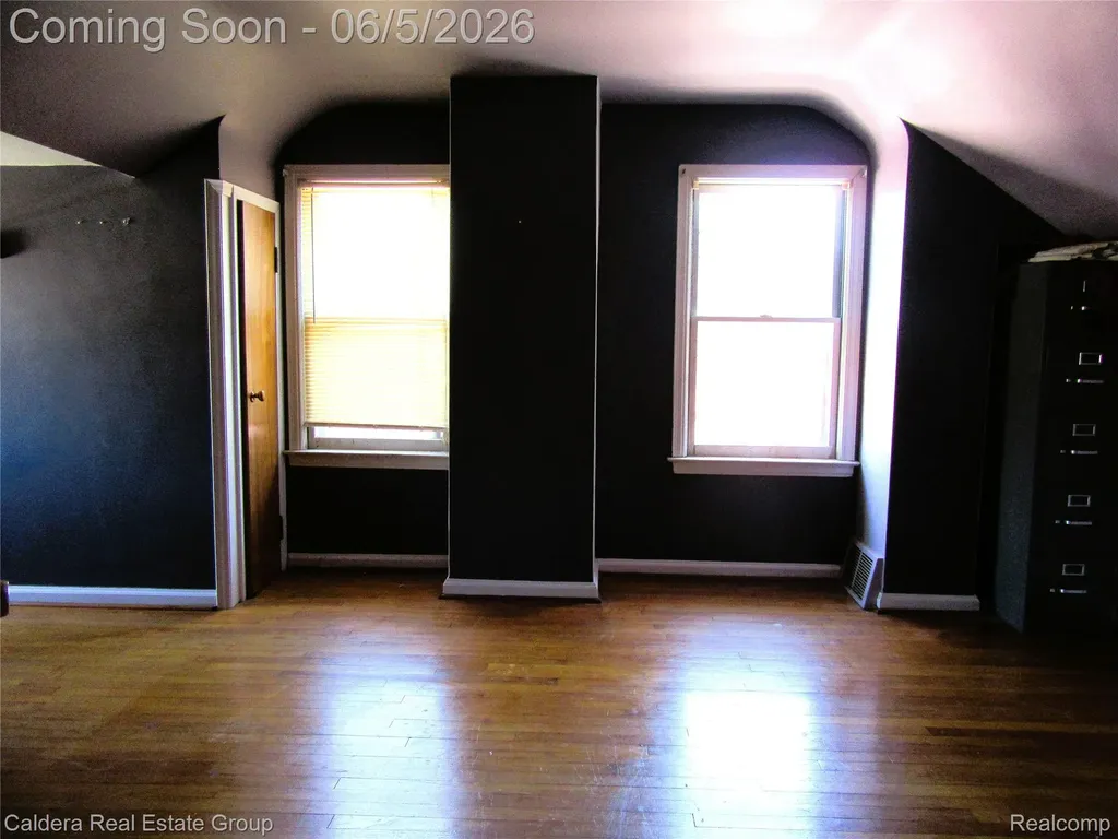 15556 Veronica Avenue Eastpointe City MI 48021