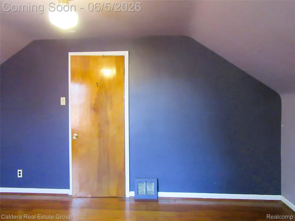 15556 Veronica Avenue Eastpointe City MI 48021