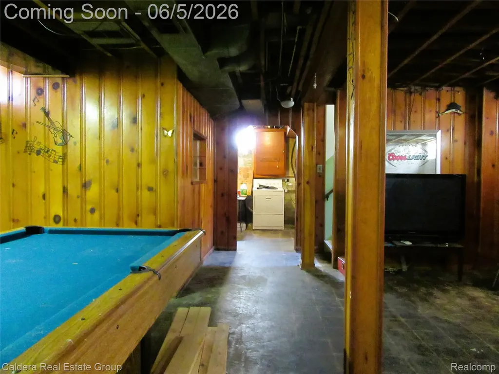 15556 Veronica Avenue Eastpointe City MI 48021
