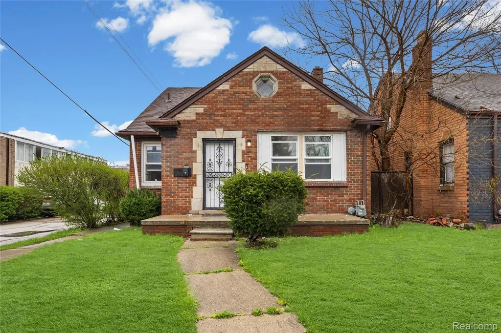 18988 Algonac Street Detroit City MI 48234