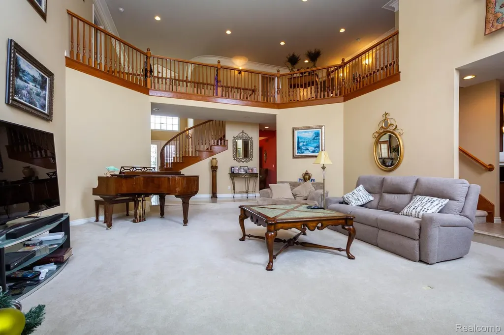 49759 Lakebridge Drive Shelby Charter Township MI 48315