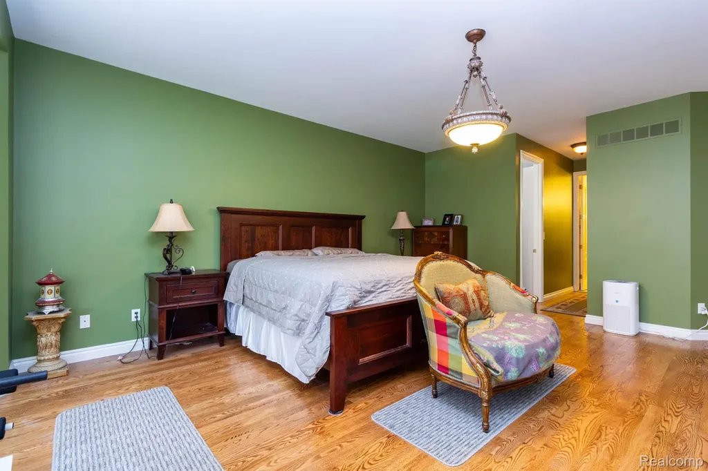 49759 Lakebridge Drive Shelby Charter Township MI 48315