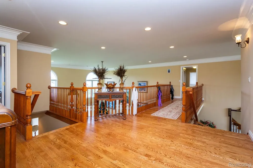 49759 Lakebridge Drive Shelby Charter Township MI 48315