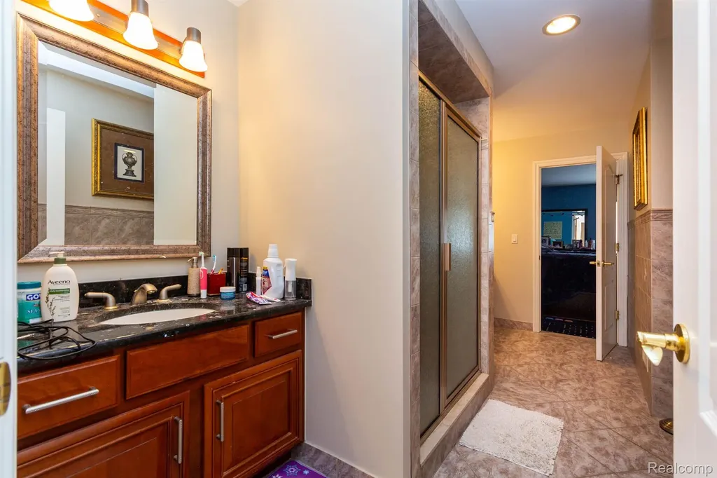 49759 Lakebridge Drive Shelby Charter Township MI 48315